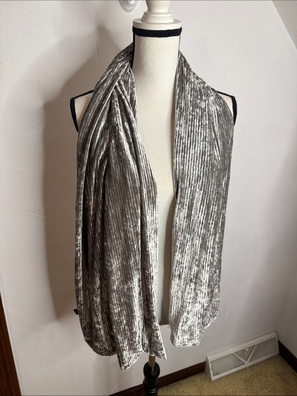 Pal Zileri Silver-Gray Pleated Velvet Look Scarf